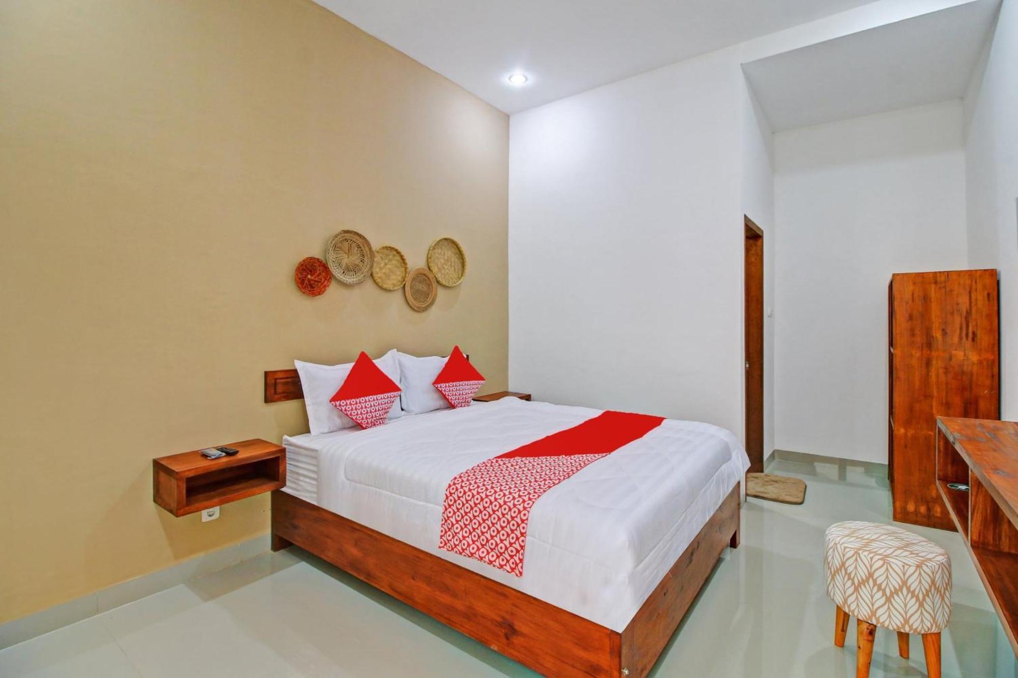 Oyo 90820 Madania Guesthouse Syariah Mataram Exterior foto
